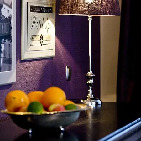 Bed & Breakfast Park Na Wojskiego 3*